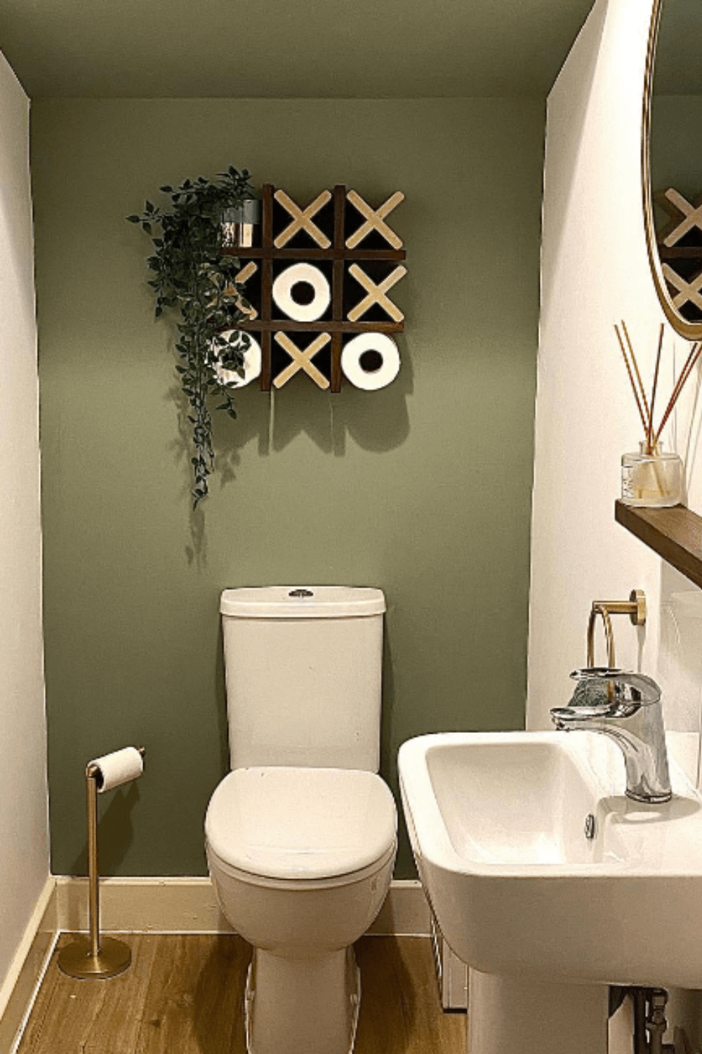 20 Toilet Tank Decor & Storage Ideas Perfect For A Small Bathroom – Of ...